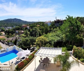 PRIVATE LOFT IN HOUSE WITH POOL AND PRIVATE GARDEN