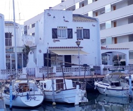 House with 2 bedrooms in Roses with wonderful sea view shared pool and terrace