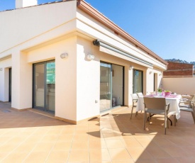 Modern Apartment in Roses near Beach