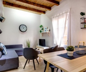 Renovated & Classic 3-Bedroom Sagrada Familia Apt.