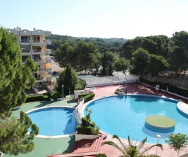 Brand New Apartment with Swimming Pool and Views