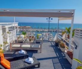 The Moonlight Seaview by Hello Apartments Sitges