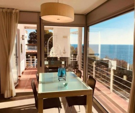 Apartamento Cala Salionç Playa frente a la playa y encima del Mar