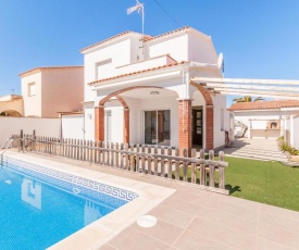 Holiday Home in L'Escala near Beach with private swimming pool