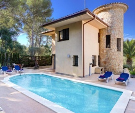 Tamariu Villa Sleeps 7 Pool