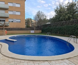 Lets Holidays Cozy Pool Apartment