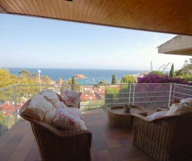 Lets Holidays Sailor House with Sea Views