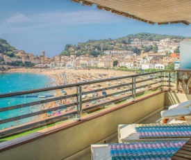 Stunning apartment in Tossa de Mar w/ WiFi and 4 Bedrooms