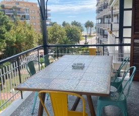 SALOU : SPACIEUX APPARTEMENT 100 M2 vue sur mer